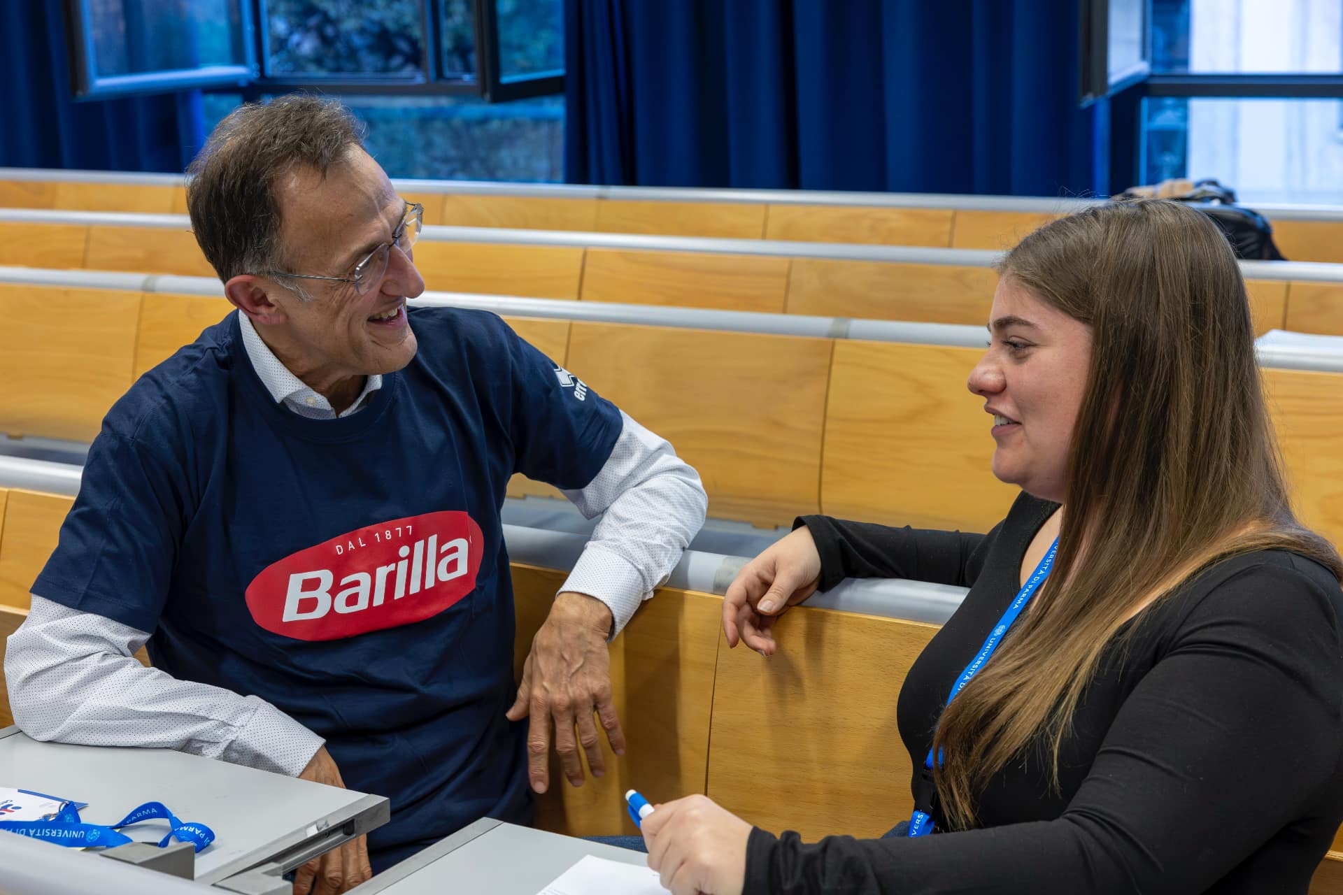 GenConnect nasce con l’obiettivo di creare un ponte tra chi è già nel mondo del lavoro e chi vi si sta affacciando, favorendo la comprensione reciproca tra generazioni diverse