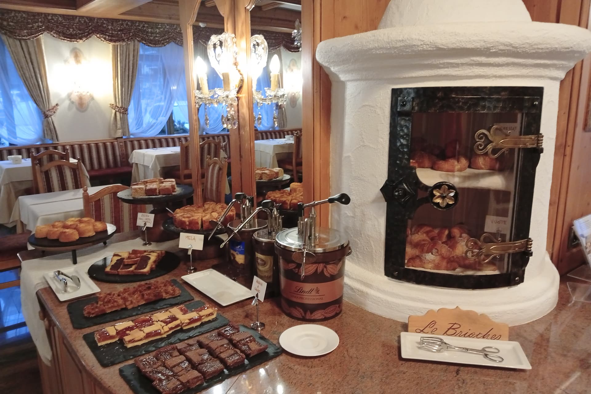 Una parte del buffet della colazione