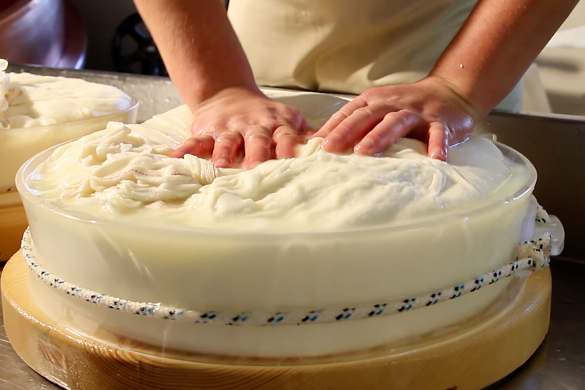 Lavorazione Fontina DOP