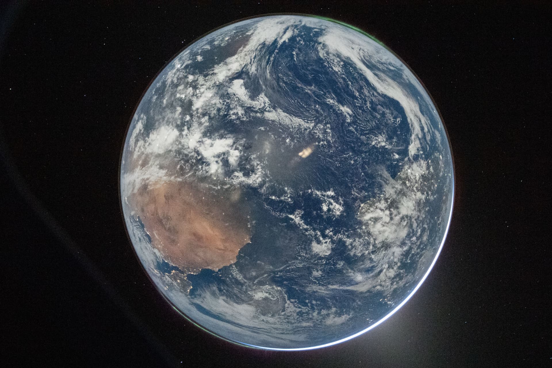 Artermis, immagine Terra dalla spazio - foto Nasa