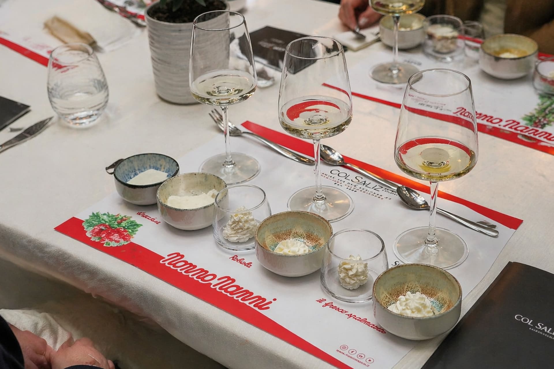 Nonno Nanni in degustazione con i vini della Cantina Col Saliz