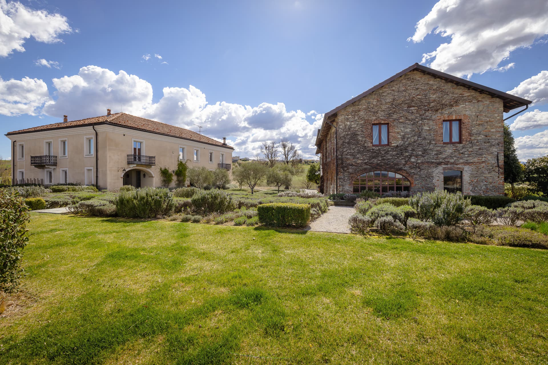 Veduta esterna Poderi Luigi Einaudi - foto Ilaria Corticelli