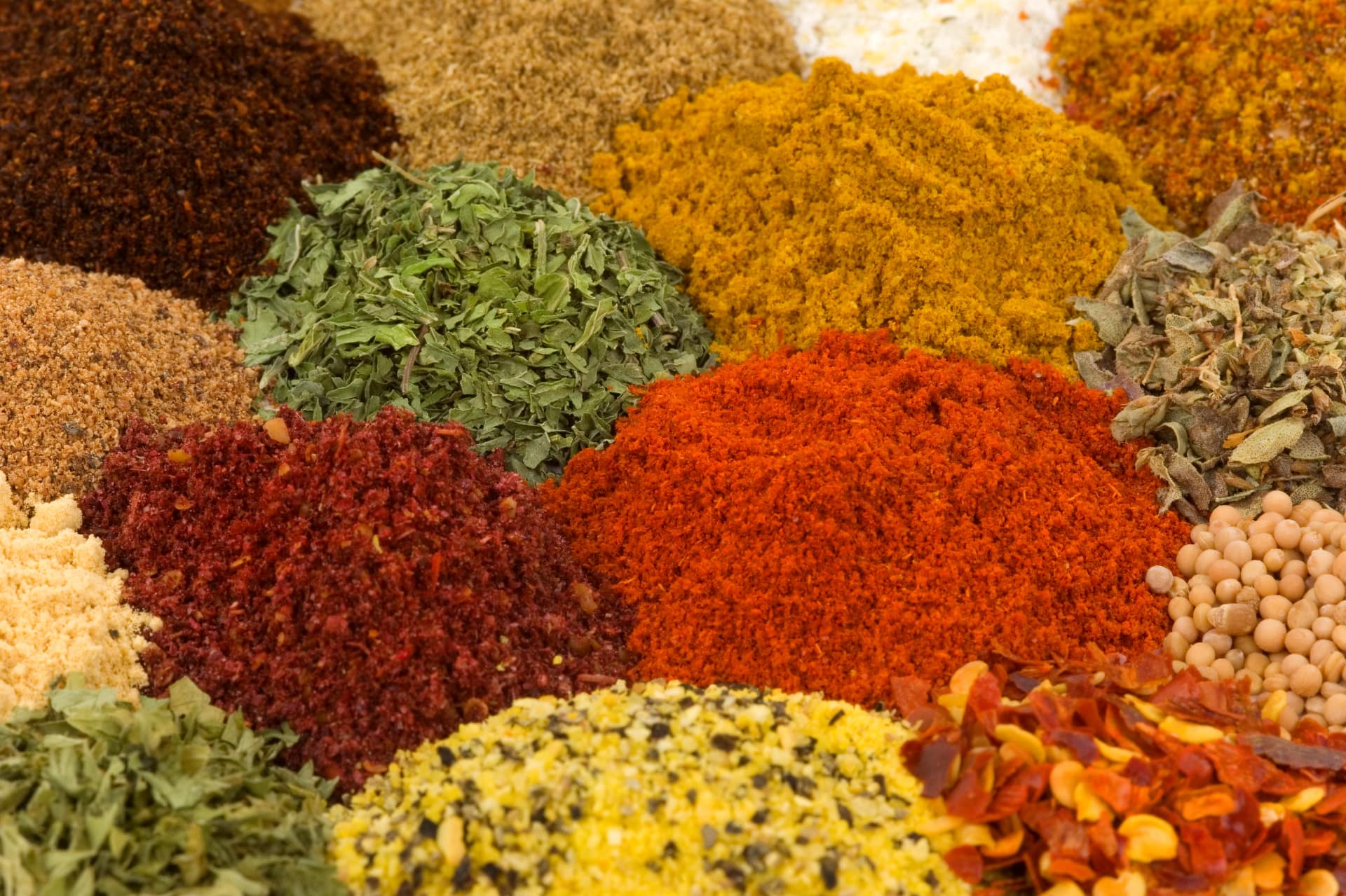 Spezie protagoniste della cucina mediterranea e araba