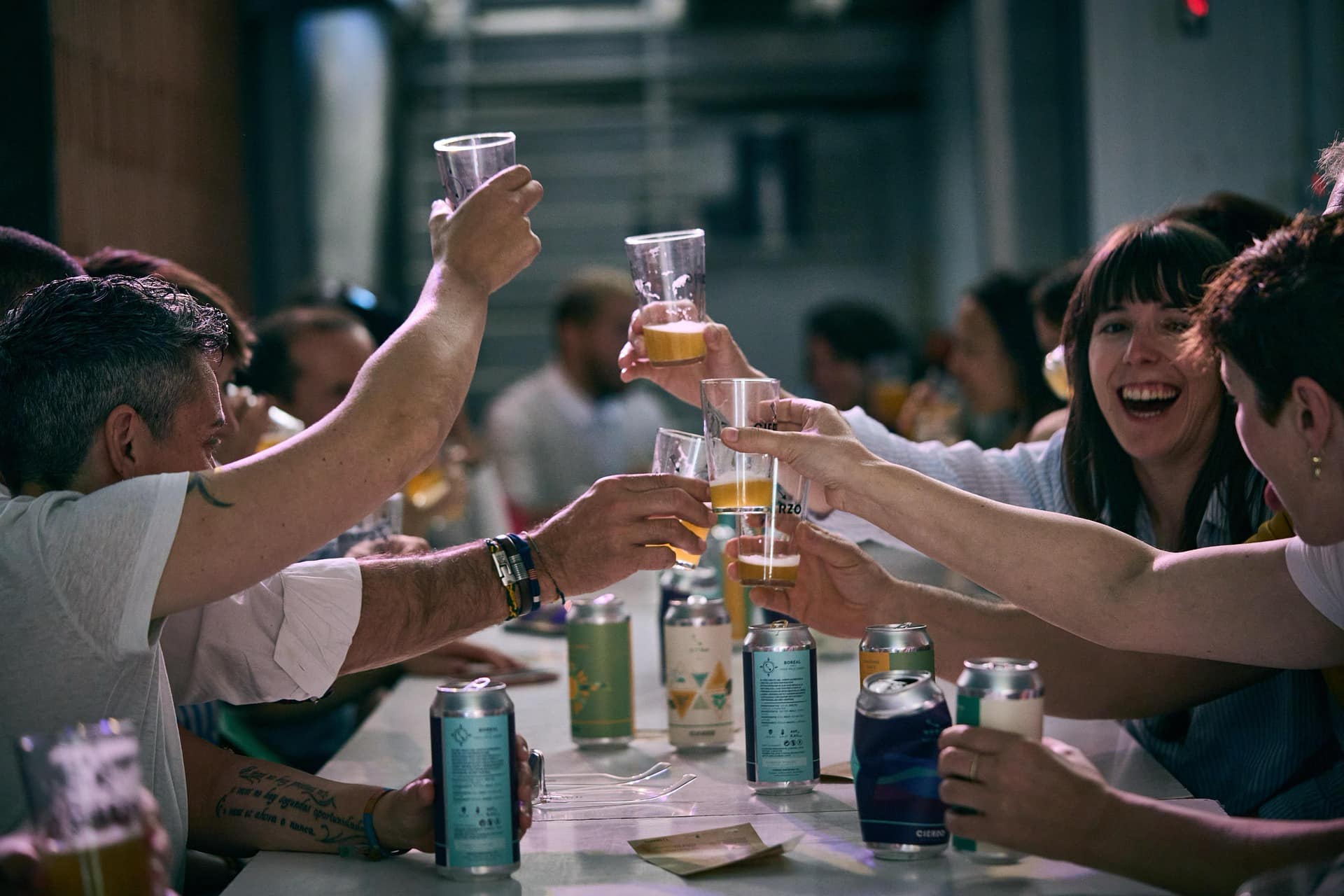 La Gen Z apprezza la birra in compagnia