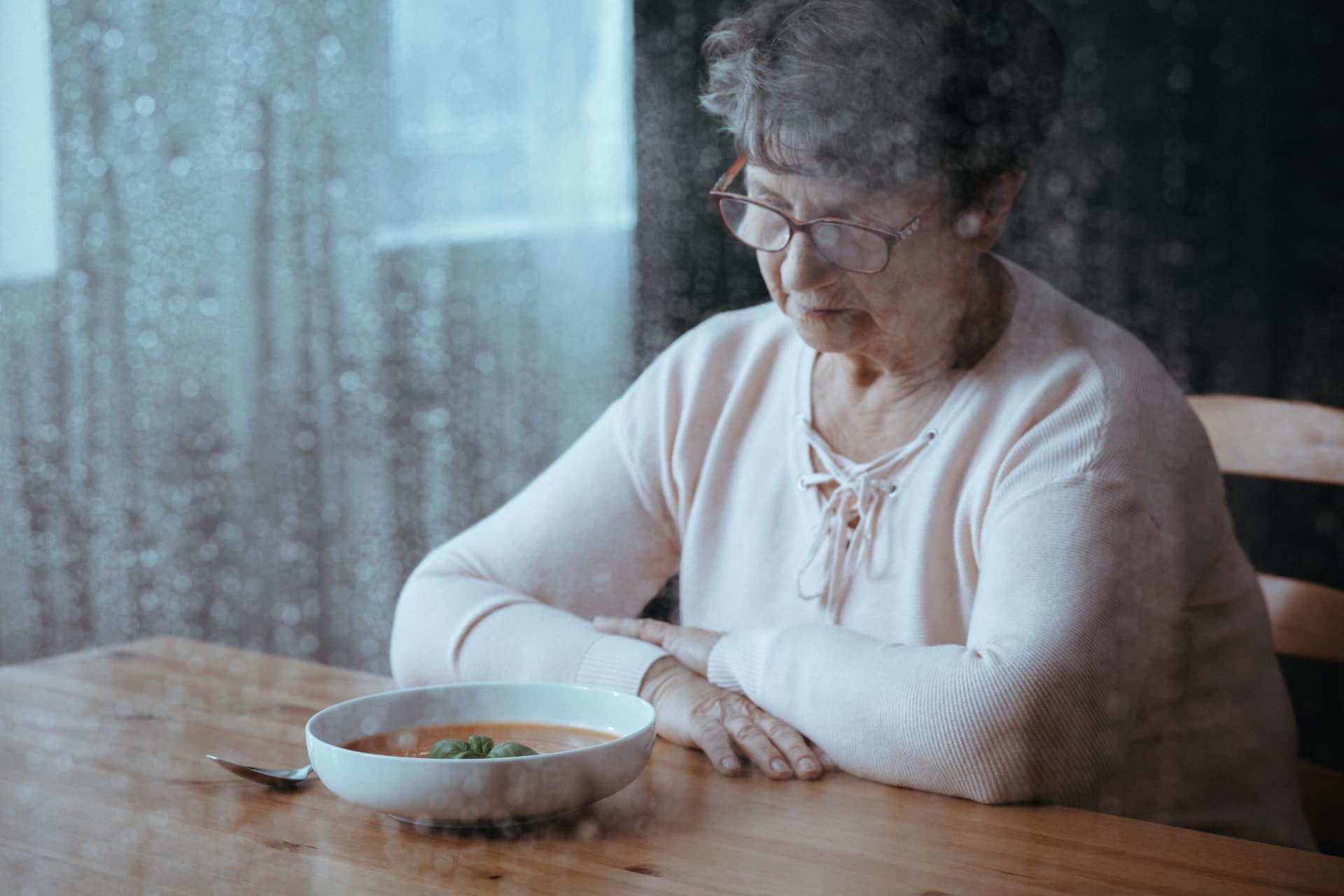 La solitudine favorisce la mancanza di appetito