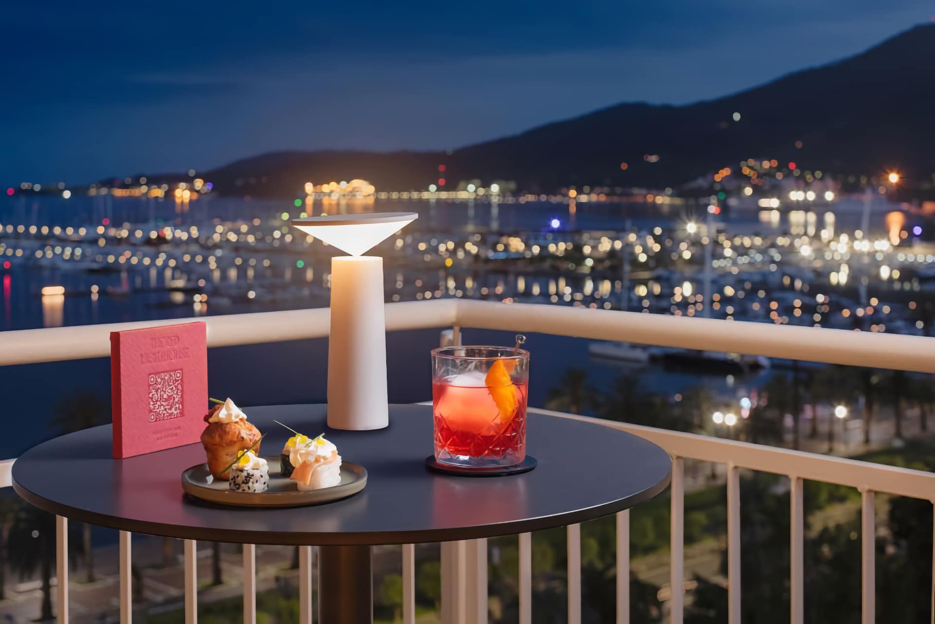 NH The Red Lighthouse Rooftop Bar a La Spezia
