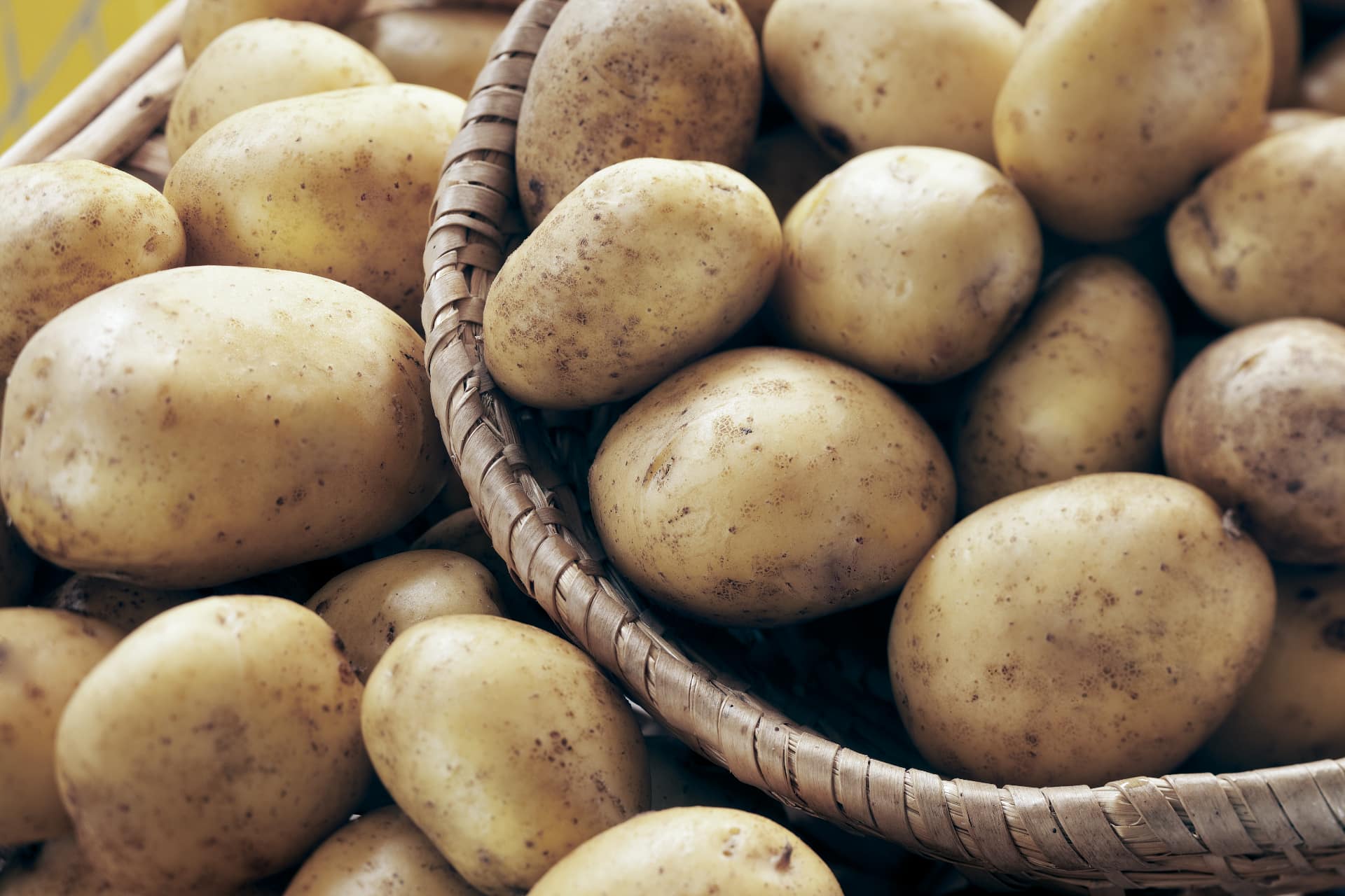 Cesto di patate
