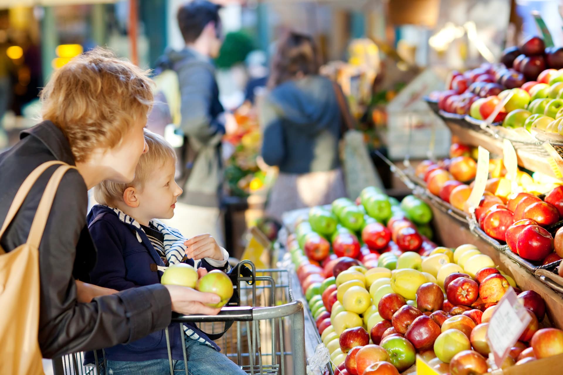 Famiglia al supermercato